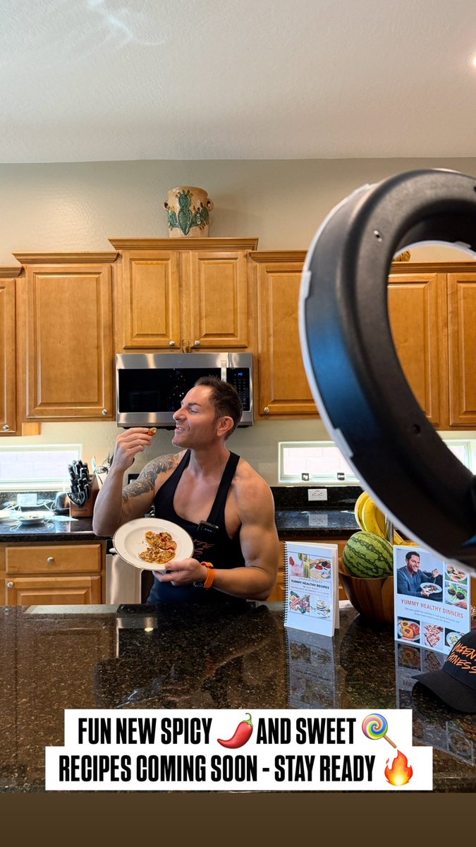 jasonroselllive's tweet image. Coming this March ☀️🫵🏻🏆😋

Don’t get ready, STAY READY!

Follow me on IG instagram.com/jasonrosellLIVE

#lowcarbdesserts #lowcarbrecipes #healthyrecipes #weightloss #losingweight