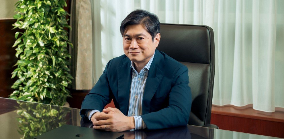nihonjintamasii's tweet photo. 伊藤穣一・千葉工業大学学長は
エブスタイン(人身売買・性奴隷・虐待、悪魔崇拝)から
多額の資金提供を受けていたことが発覚！

MITメディアラボ所長、ハーバード大学
マッカーサー財団、NYT取締役を辞任

「千葉工業大学の伊藤穣一学長は、説明会見をするべきだ」

と思う方はリツイートして下さい。 https://t.co/dPBCZUrLFY