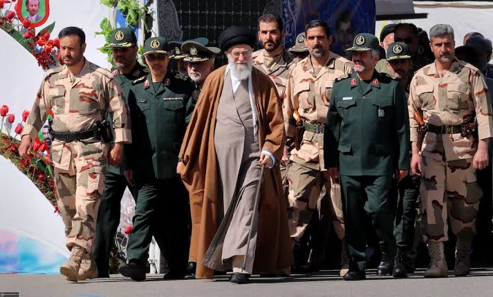 gnurdu_fst's tweet photo. ایرانی فوج کا آیت اللہ خامنہ ای کی شہادت کا بدلہ لینے کا اعلان
#Iran #Khamenei #Israel #IsraelTerroristState https://t.co/3hVWXuaPqf