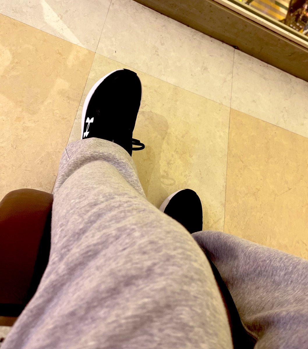 naoki06257's tweet photo. 新しい靴買った～ https://t.co/Xh2w4u5ll7