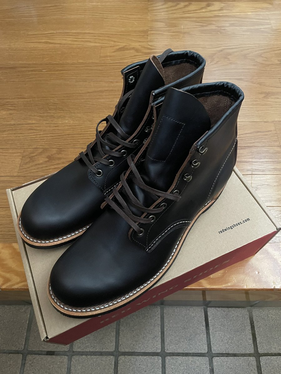 jimi_bass's tweet photo. 昨日の仙台土産。
黒が欲しいのだけ決まってて、店頭で悩んだけど今回はブラックスミス。
次に875か8083のどっちか買えばとりあえず欲しい色は揃う。
#redwing
#blacksmith3345 https://t.co/prMxJT2f4N