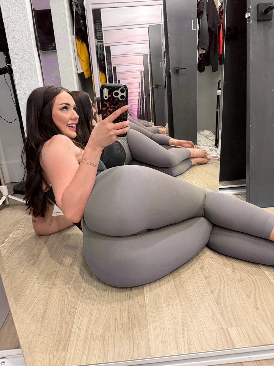 no_effort_scam's tweet photo. Hey stupid ! 
My dumb addict begged to be ruined LOL 🤭

He's staying locked and blackmailed until he pays off his debt 🥴

6/6/6 for 6 hours

3 max comments ~

Ruin his life for me losers!

Catfish Findom free task rt sub kink humanATM paypig teen goon humiliation scamass egirl https://t.co/GFDIj6cxa0