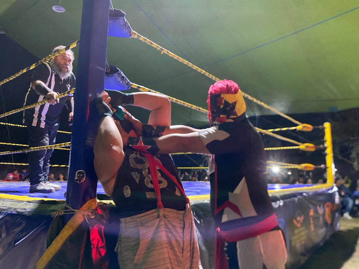 Luego de fallas, faltas e intervenciones, en una tensa batalla, las parejas de Halloween Jr. y Vagabundo Jr así como la de Hijo de Súper Muñeco y Coco Rojo II, terminan la lucha con empate, decretado por el réferi, quien señaló faul y martinete, dejando al público enardecido...