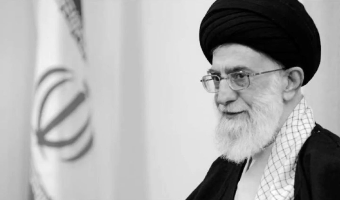 ٤٠ سنه يتهدد امريكا ومع اول حرب مات اول واحد.
🤣🤣🤣
 #خامنيي