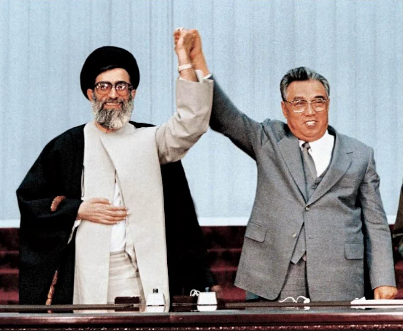 shen_shiwei's tweet photo. On May 1989, #Iranian President Ali Khamenei visited 🇨🇳China and took a tour to the Great Wall in Beijing.

Later, he left China to🇰🇵#NorthKorea and then returned to Iran.

The very next month, Ayatollah Khomeini passed away, and Khamenei became the Supreme Leader, and has never left #Iran for any foreign trip.

His visits to China and North Korea became his last foreign visits.