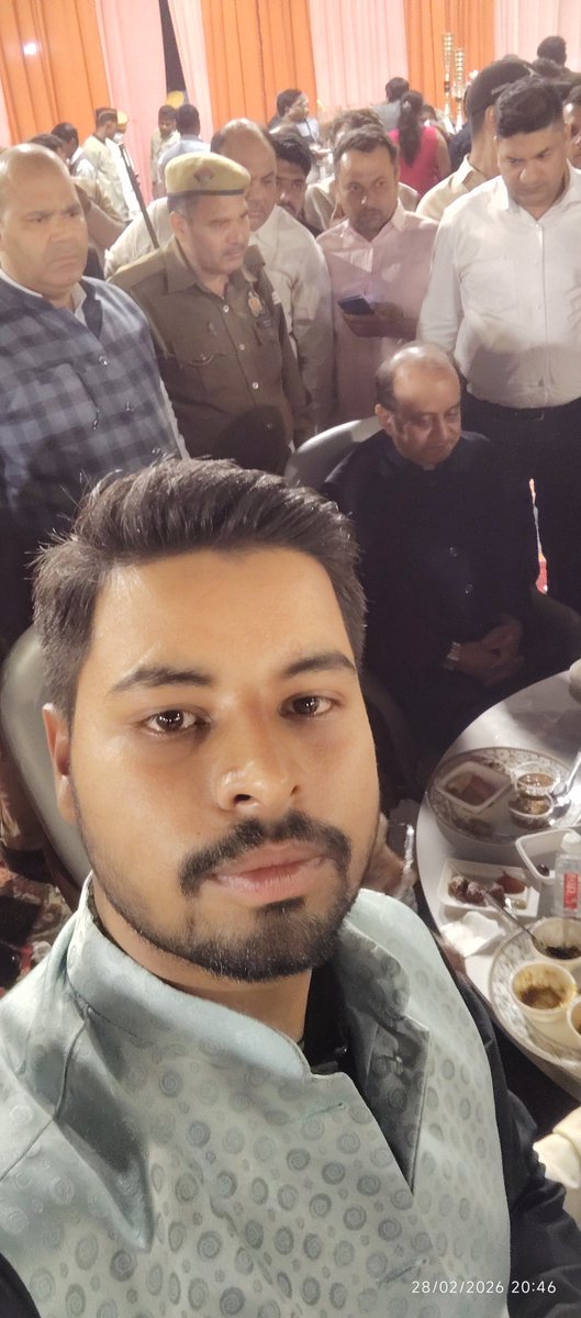 ShubhamPst's tweet photo. @SudhanshuTrived @narendramodi @myogiadityanath @BJP4India @BJP4UP @BJPCentralMedia @PMOIndia @NitinNabin @AmitShah Mahesh trivedi ji ke reception me aapse mulakat hui https://t.co/rWQM08Z0iU