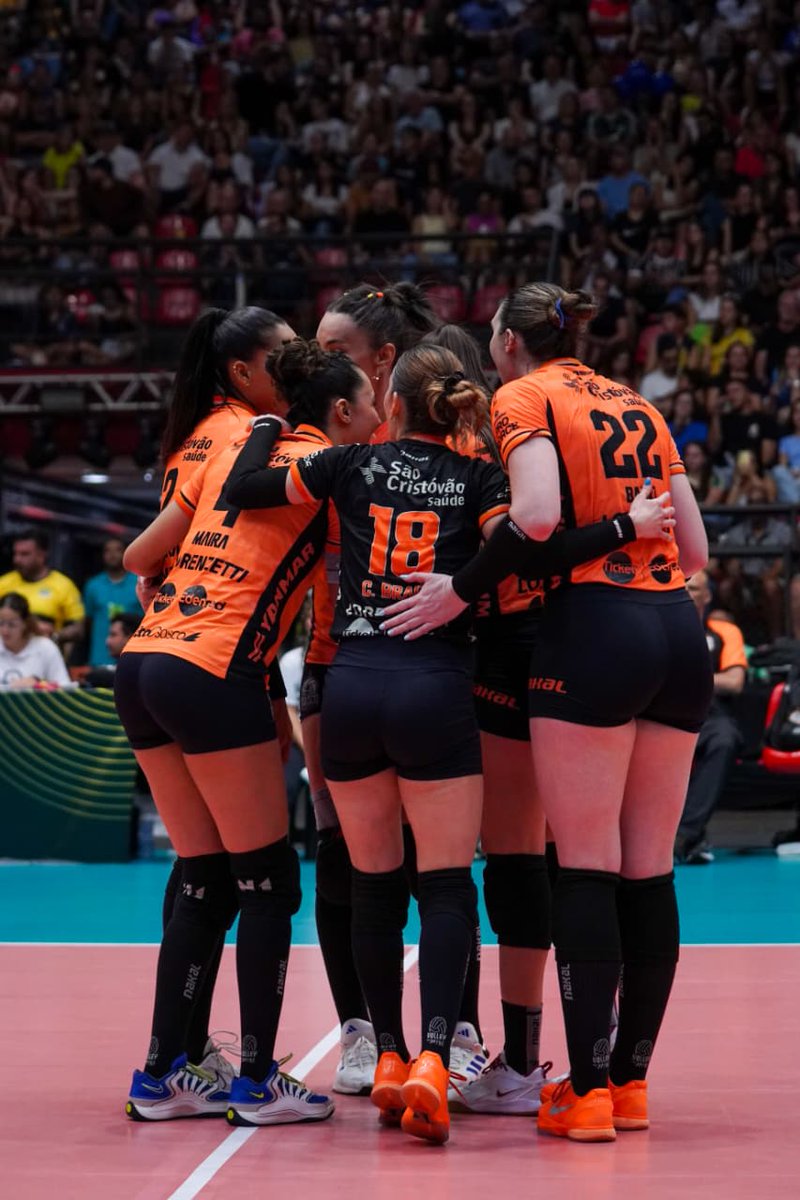OsascoVC's tweet photo. Tem algumas coisas que a gente não explica, se sente. Uma delas é o OSASCOOOO!!!!😍🥰

FAMÍLIA OZ, É NOSSOOOOOOO!!!!

🏆🏆🏆🏆🏆🏐

SEMPRE #JuntosPorOsasco 👊

📸 @OsascoVC  - Carol__fotografia https://t.co/XunjHeMOIY
