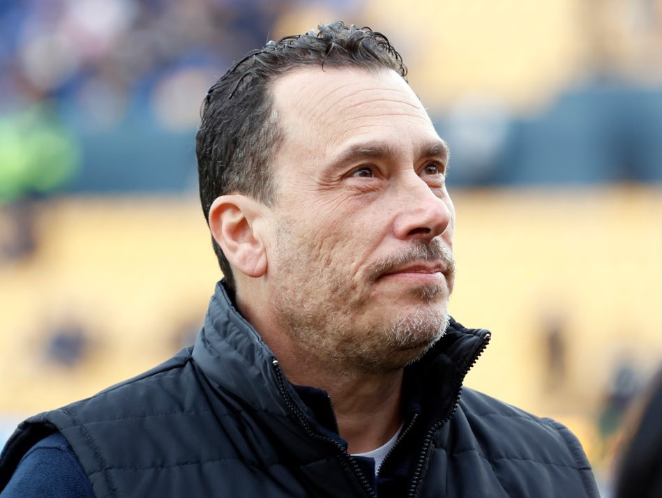 Aqui esta el principal culpable raza!!!
<a href="/FilizolaM/">Filizola</a> ⬅️⬅️⬅️
El que solo aparece cuando las cosas andan "bien"
El qe hizo de <a href="/Rayados/">Rayados</a> todo este cagadero, EL es el principal culpable, por su inexperiencia y rodeandose de otras personas mediocres, viendo qe no funcionan y mantenerlas