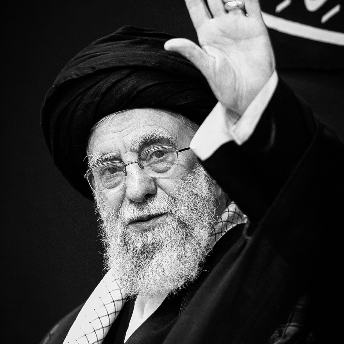 IncomprisSage's tweet photo. Je suis vieux, mon corps ne vaut rien, je m'assois sur une chaise et je regarde cette révolution, si Israël pense qu'ils vont gagner s'ils me tuent, c'est leur erreur, cette révolution est dirigée par la jeunesse iranienne et ils resteront invaincus, même s'ils me tuent, l'Iran ne sera pas blessé, l'Iran est basé sur la morale, l'Iran ne sera l'esclave de personne dans le monde !

- Ayatollah Khamenei 🇮🇷✊🏾