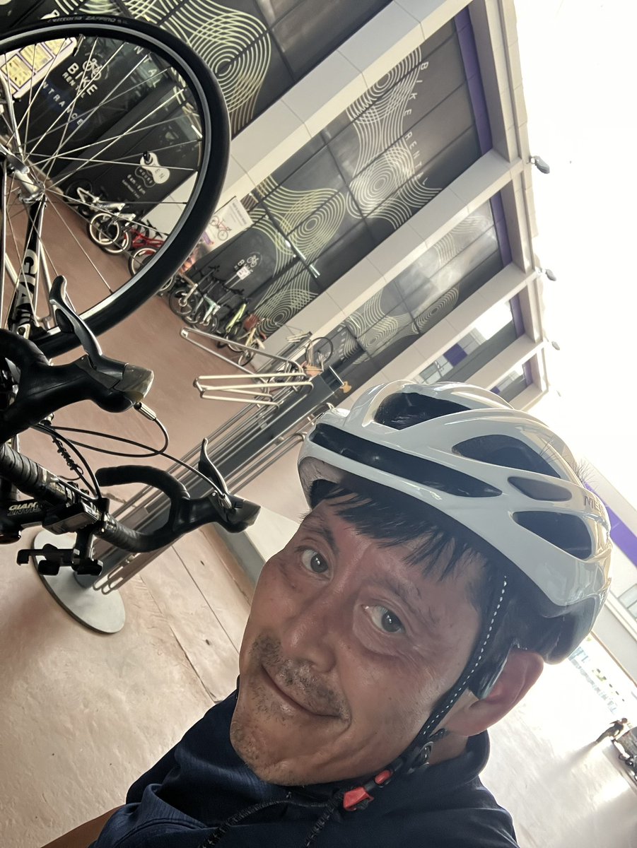 RTfmh7's tweet photo. 昨日は体調不良で行けなかった街チャリの代わりではないのですが、日曜日朝のスワンナプーム空港ロードチャリに行ってきました。
今日は少し北風意味で、いつもは向かい、影の前半部を良い。サイクルタイムで折り返し。後半も向かいながら頑張ることができました。サイクルタイムは50分30秒good! https://t.co/pTNTSrbk4d