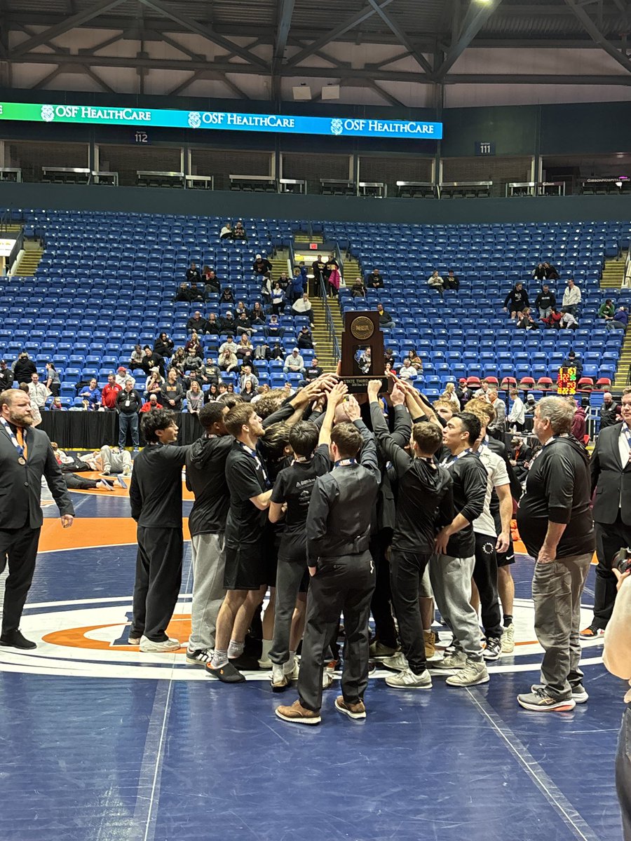 StCharlesEast's tweet image. Congratulations go out to @STCE_Wrestling, @CoachJPotter, &amp;amp; his coaching staff with a huge 34-30 win in securing 3rd Place in the @IHSA_IL 3A State Finals. #SaintsPride⚜️ @Joe_Barczak @STCEathletics