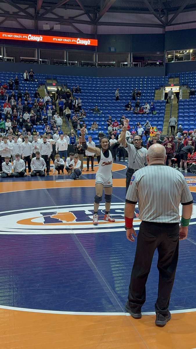 StCharlesEast's tweet image. Congratulations go out to @STCE_Wrestling, @CoachJPotter, &amp;amp; his coaching staff with a huge 34-30 win in securing 3rd Place in the @IHSA_IL 3A State Finals. #SaintsPride⚜️ @Joe_Barczak @STCEathletics