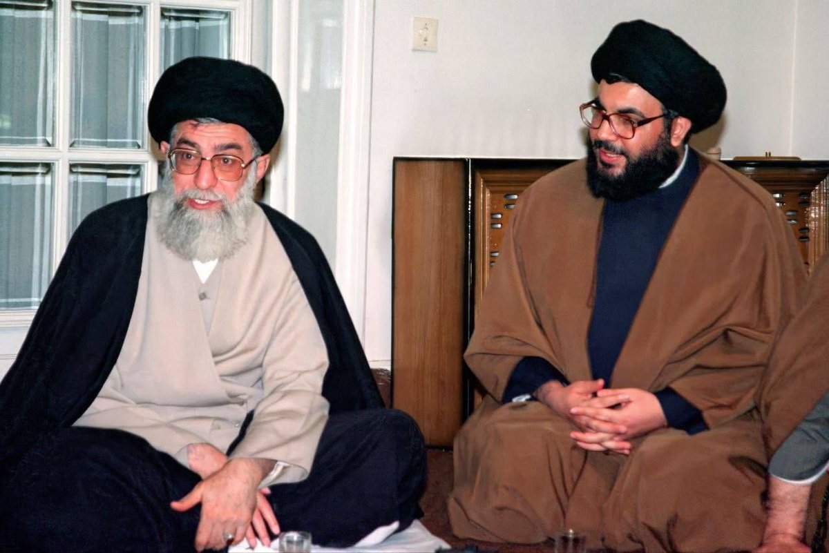 9xdy9's tweet photo. طابَ اللقاء فِلا تَحزن ..
#خامنئي #طهران #الحرب_على_إيران #ایران #شهید_سید_علی https://t.co/mp2qLRn25P