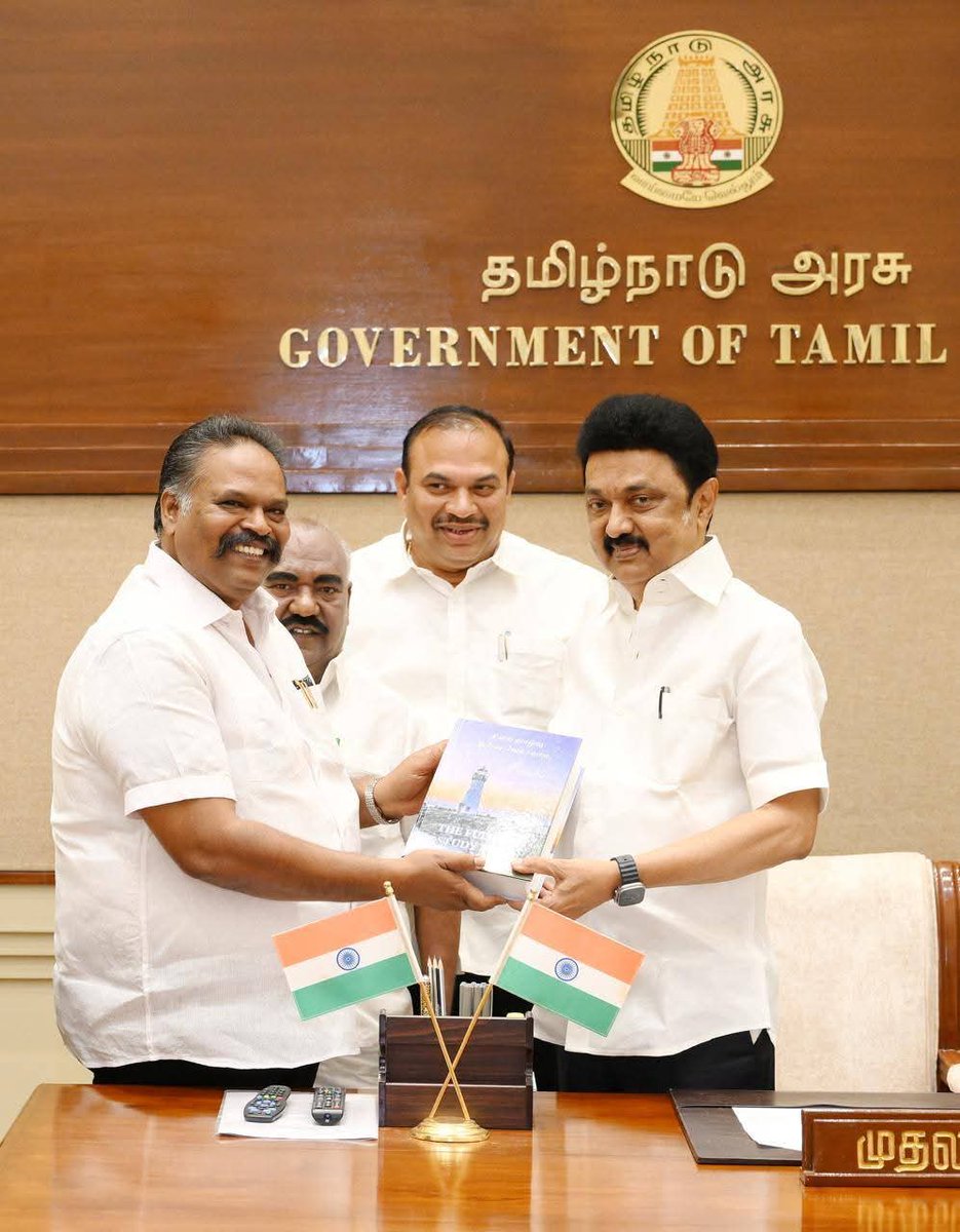 FernandasRaja's tweet photo. “சமத்துவம் விதையாகவும்,
வளர்ச்சி பலனாகவும் மலரட்டும்;
அனைவரும் உயர வேண்டும் என்ற கனவு
நனவாகட்டும்.”

தமிழ்நாட்டு மக்களின் நலனுக்காக  உழைக்கும் மாண்புமிகு முதல்வர் 
மு . க . ஸ்டாலின் அவர்களுக்கு
இனிய பிறந்தநாள் நல்வாழ்த்துக்கள்! 🎉

#தலைவர்73 #CSI1947 #cfernandas #ADVCFRR #ChurchOfSouthIndia #ChurchOrder 

@CMOTamilnadu @Udhaystalin @Office_of_Udhay @InigoIrudayaraj @thirumaofficial @DMKITwing @arivalayam @dmk_raja @CbeCorp @TOI_Coimbatore @csisynod @arivalayam @dmk_youthwing @DrSubair_Khan