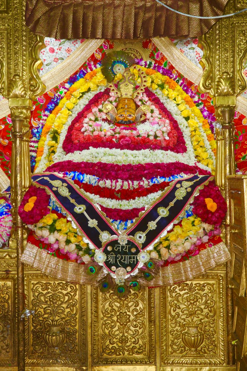 खाटू मेले में अफवाह का असर!
45KM पैदल चलने की बात फैली…
अनुमान था 30-40 लाख श्रद्धालुओं का…
लेकिन पहुँचे सिर्फ 15 लाख! 😳
जबकि हकीकत 👉 ज़्यादा भीड़ में भी 6KM से ज़्यादा नहीं चलना पड़ता।
❗ अफवाहों ने व्यापारियों को भी बड़ा नुकसान पहुँचाया।
सोचिए… एक गलत खबर कितनों को