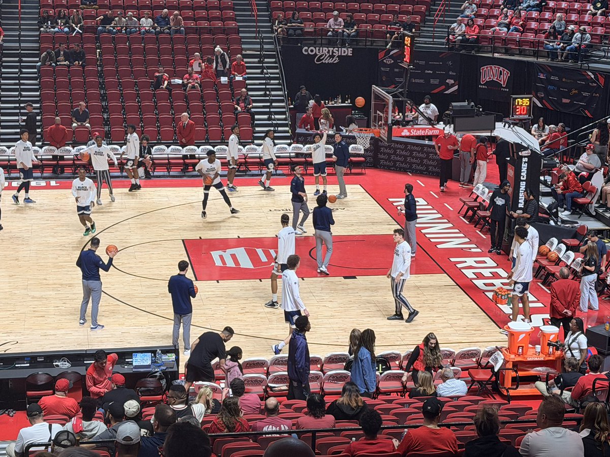 JordanDove's tweet photo. #FUNR
15 min to tip.
Go Rebels https://t.co/WvxBrTGABd