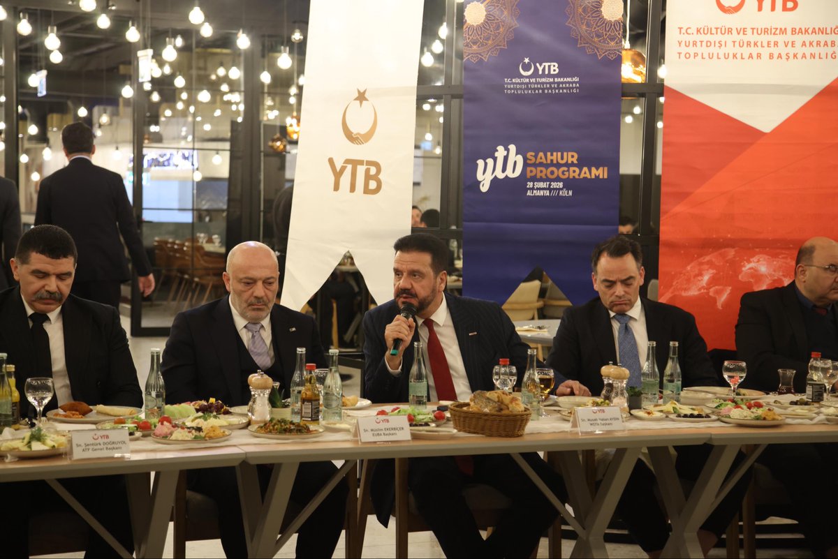 Gündüzün yoğun mesaisini, sahurun bereketinde kıymetli bir "Sivil Toplum İstişaresi" ile noktaladık. 🌙

İlim Yayma Vakfı Mütevelli Heyeti Başkanımız Sn. Bilal Erdoğan, AK Parti Genel Başkan Yardımcısı Sn. Zafer Sırakaya, Cumhurbaşkanı Başdanışmanı Sn. Vedat Demiröz ve Almanya