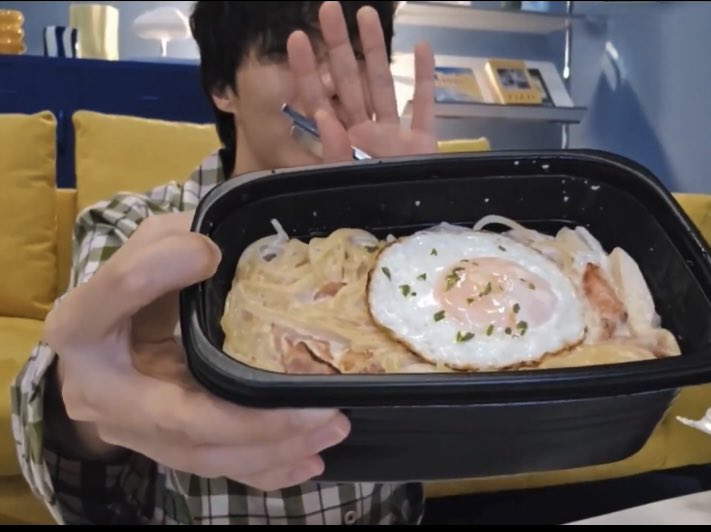 myhoooope's tweet photo. HOS1周年記念で12時間超えウィバースライブをやっと視聴
味がビョルロだったラジボララ https://t.co/spCbOy3zSq