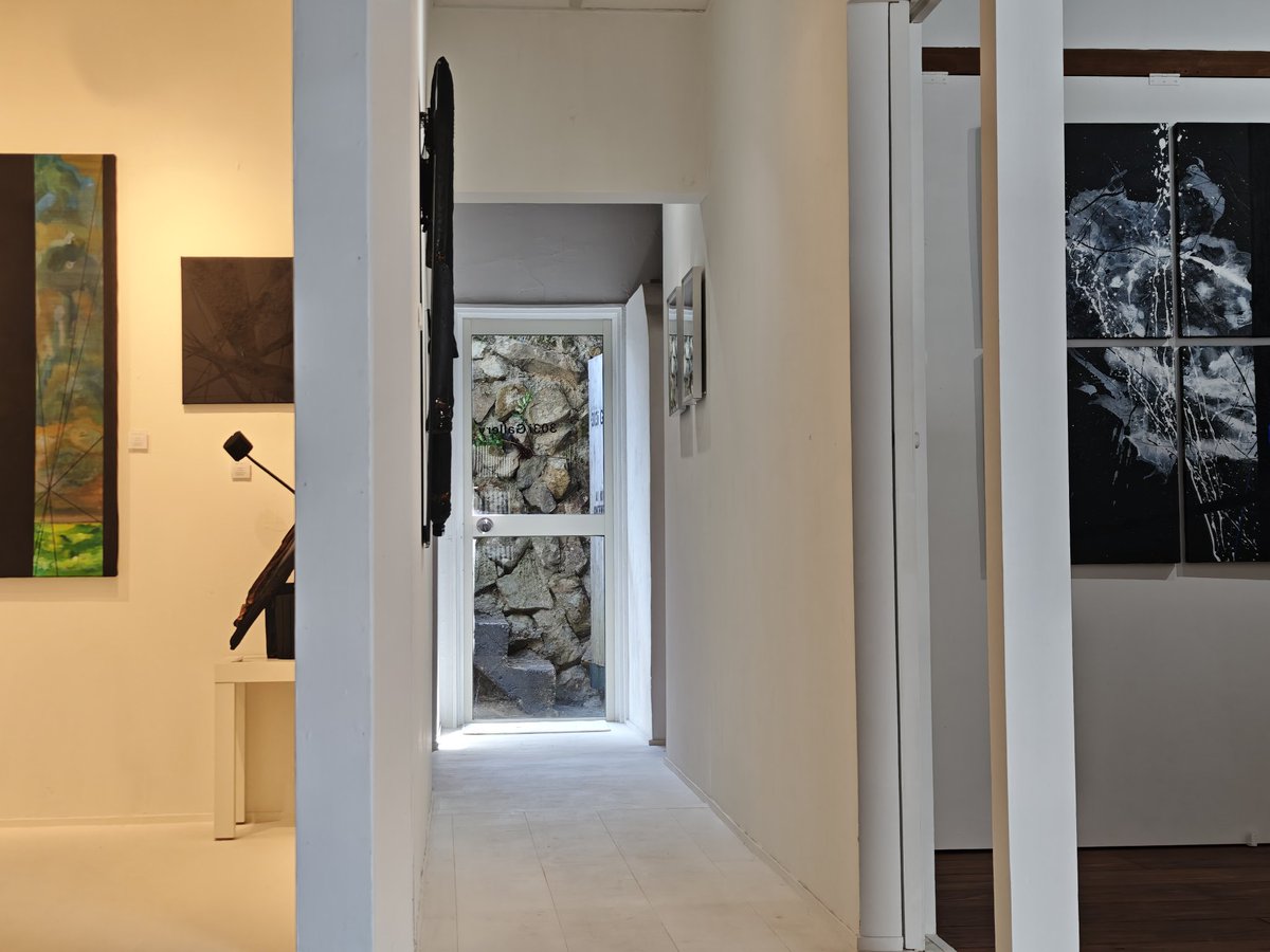 Kisaaaaa14's tweet photo. 【個展案内】
2展示分の同時個展をしています。
303i GalleryはAI KISARAGIが古い住宅をセルフリノベしたギャラリーです。
海沿い、観光地なので是非お越しくださいませ　#伊勢志摩　#AiKisaragi #303iGallery https://t.co/qU3oiYfXly