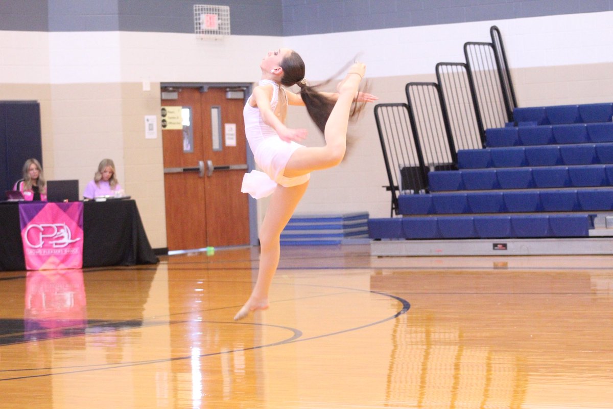 Hannah Russell tweet media