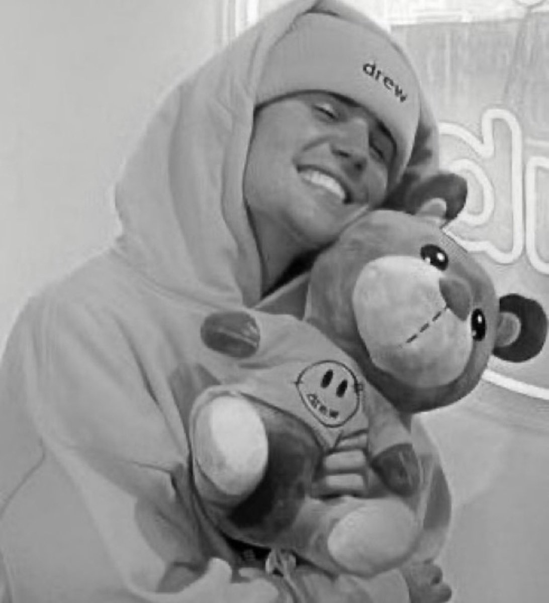HAPPY BIRTHDAY JUSTIN BIEBER! 

I was just a kid in 2009 when I found you, and somehow we grew up together.

Through every heartbreak, every lonely night, every silent tear… your music was there, holding me together.
Thank you for saving me without even knowing it.🪽