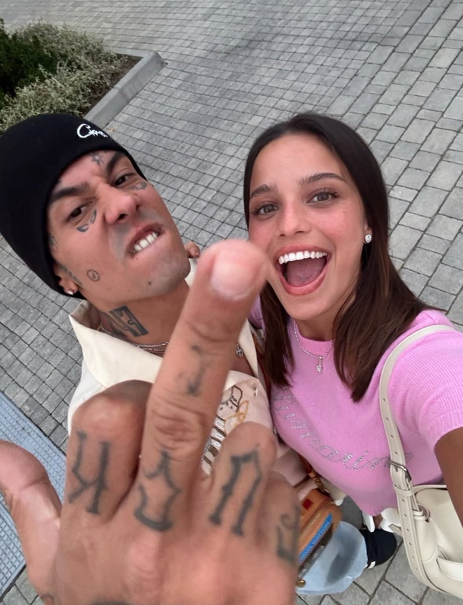 emiliamarbellaa's tweet photo. y cuál es tu relación soñada? 
pues… https://t.co/oEdRp65ry1
