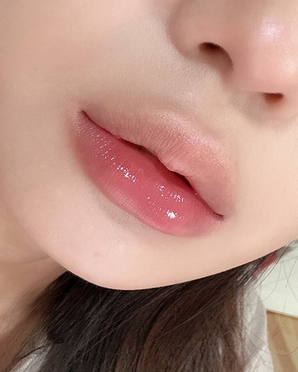 ไม่มีวันเลิกชอบลิปญปรุ่นนี้ แบรนด์นี้ได้ ถูกและดี(เกินไปมากกกกก) ทาโง่ๆเลย สวยจบอะ *เป็นสีใหม่* ลิปที่เจนนี่ทาไปสัมในรายการนึง