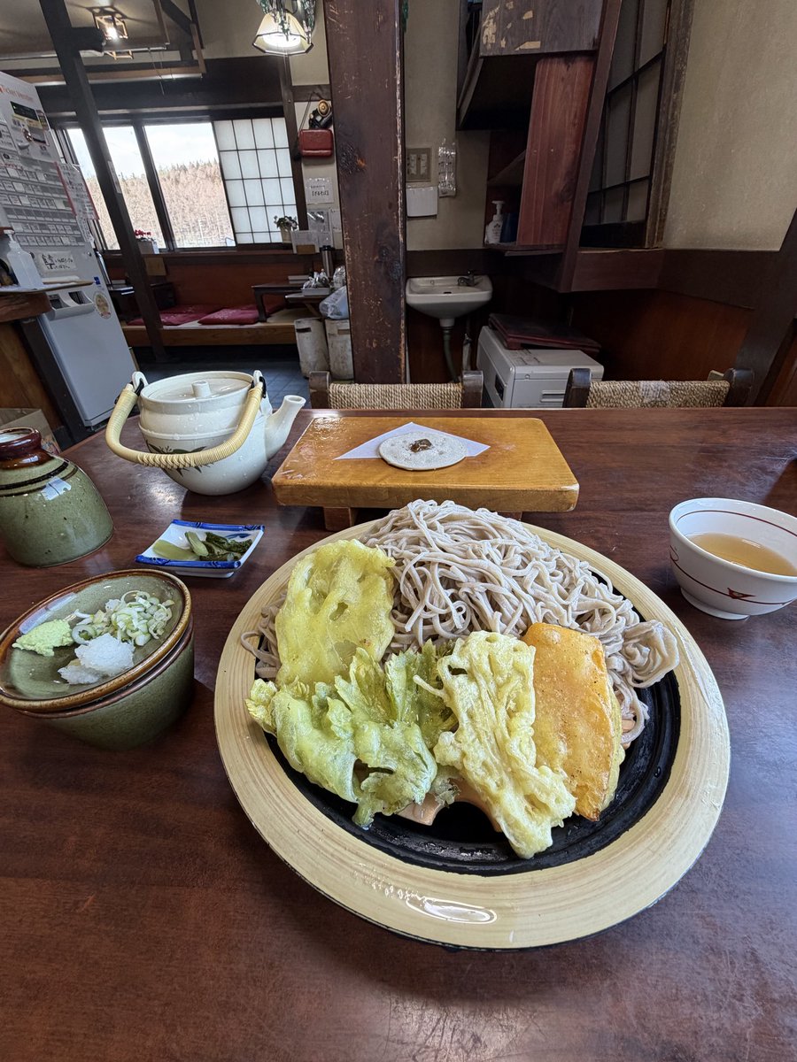 variant2064's tweet photo. 今シーズン最後のスキーは、スキーより美味しいお蕎麦とドライブを楽しむ1日でした🚗 https://t.co/6m612w5sZY