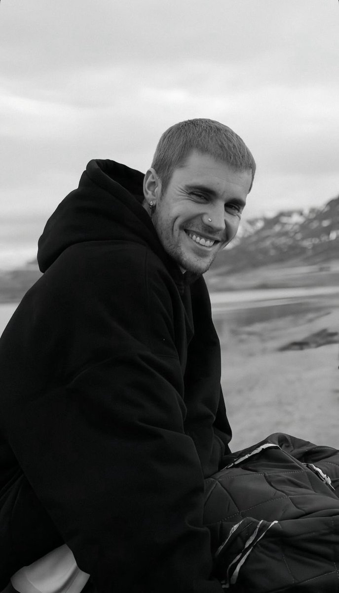 biebersmaniabr's tweet photo. Feliz 32º aniversário, Justin Bieber. Você é o nosso favorito. Sempre será. Você conquista nossos coração todos os dias, com o seu amor e gentileza. Ver você crescer durante todos esses anos é um enorme previlégio. Estaremos sempre aqui! Sempre! 💖🥹 https://t.co/ybkfi3G1NX