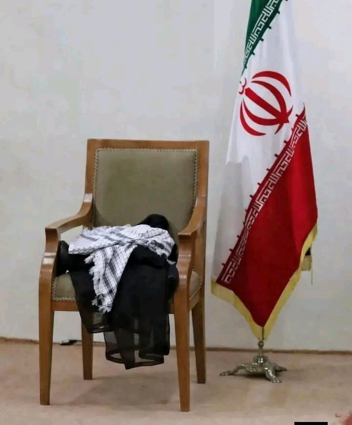 AstoriShah's tweet photo. ابلیسی قوتوں کے خلاف اٹھنے والی آخری
 تلوار ٹوٹ گئی۔💔
اللہ تعالی سید علی خامینائی شہید کے درجات بلند
فرمائیں
#Iranian #الحرب_العالمية_الثالثة #savas #Khomeini #IsraelTerroristState https://t.co/4ydeNPVOyB