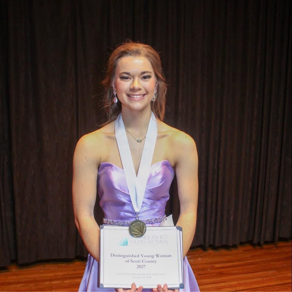 ABwil_24's tweet photo. Such an honor to be 2027 Distinguished Young Woman of Scott County! https://t.co/5G08uuNtxA