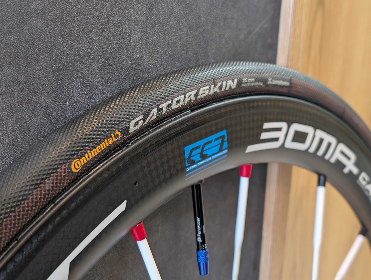 BOMA TH-W45CSP 白いカーボンスポークが印象的なホイール 今回はリム