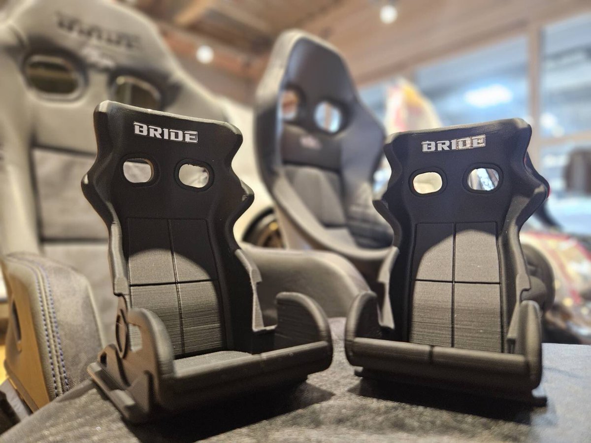 BRIDE シート型スマホスタンド入荷いたしました✨✨ 是非お土産に