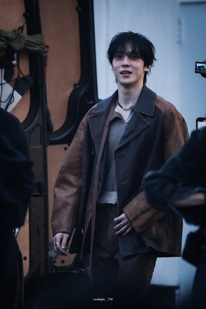 sanlight__710 tweet media