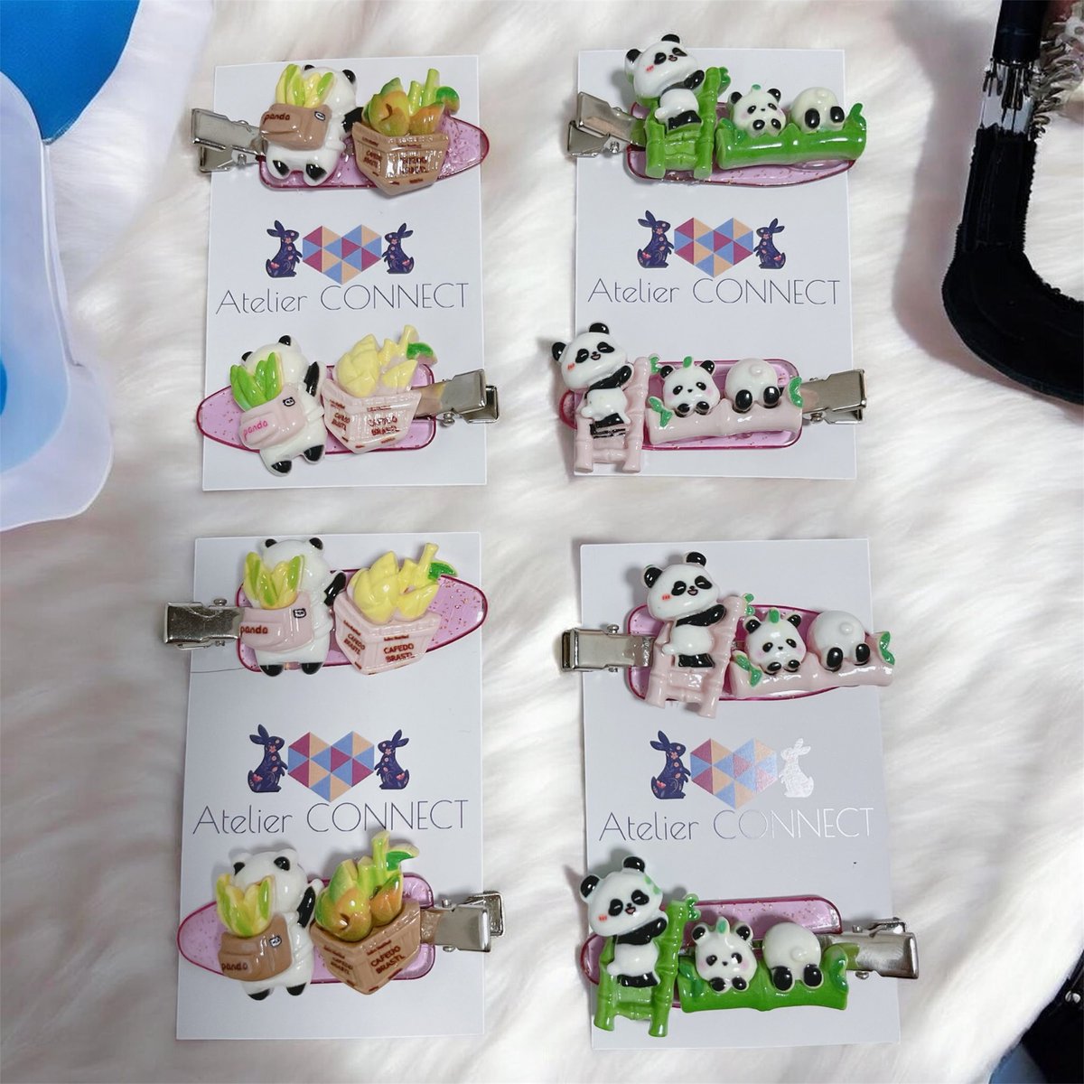kntn_Rabbits's tweet photo. パンダさんのヘアクリップも出来ましたー🐼 ✨
色違いでセット組してみました😊
#AtelierCONNECT https://t.co/rQQLgcWi0Z