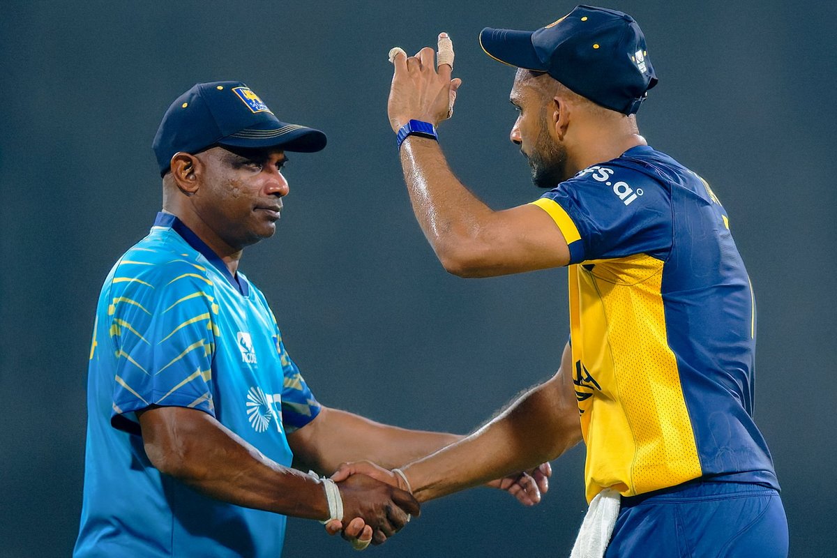 reporrtofficial's tweet image. 🚨 JAYASURIYA STEPS DOWN 🚨

Sri Lanka Cricket में बड़ा बदलाव!
Legendary opener Sanath Jayasuriya ने श्रीलंका टीम के हेड कोच पद से इस्तीफा देने का फैसला किया है। (Cricbuzz)

एक शानदार खिलाड़ी के बाद अब कोचिंग चैप्टर भी खत्म 🔚🇱🇰
#SanathJayasuriya #SriLankaCricket #SLvIND