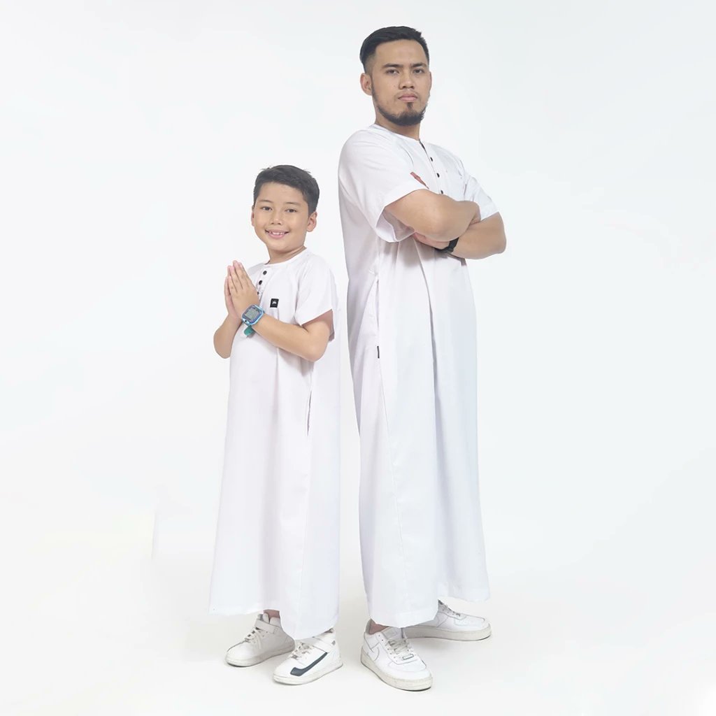 LapakShopeee's tweet photo. Rahasia anak gak rewel pas Sholat Ied: Kasih Jubah bahan Toyobo Deluxe. Ademnya juara, nyerap keringat, dan gak gatal di kulit!
🛒https://t.co/iPENTEUu7U https://t.co/d3bQjFa6fg
