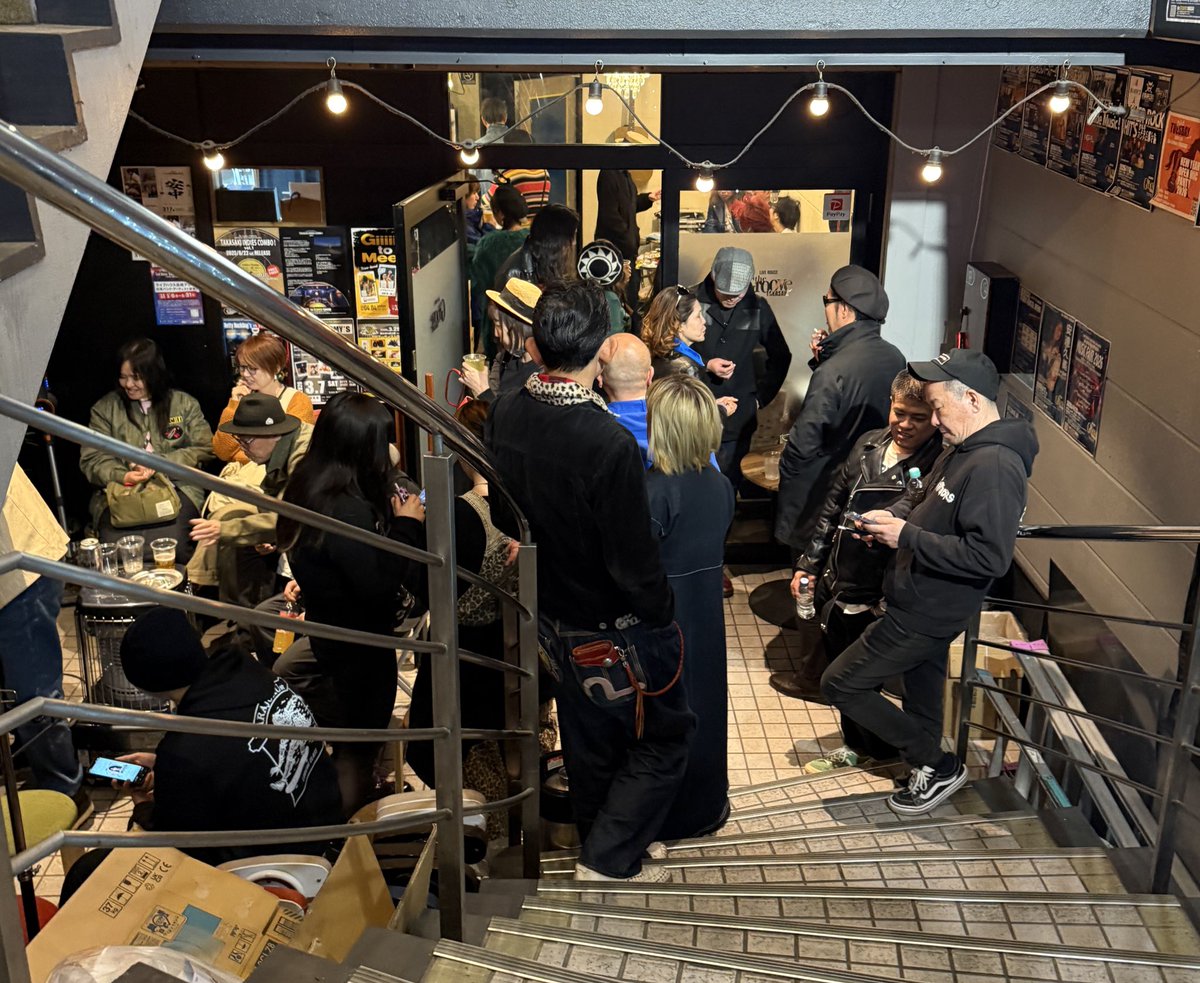 うまジロー tweet media