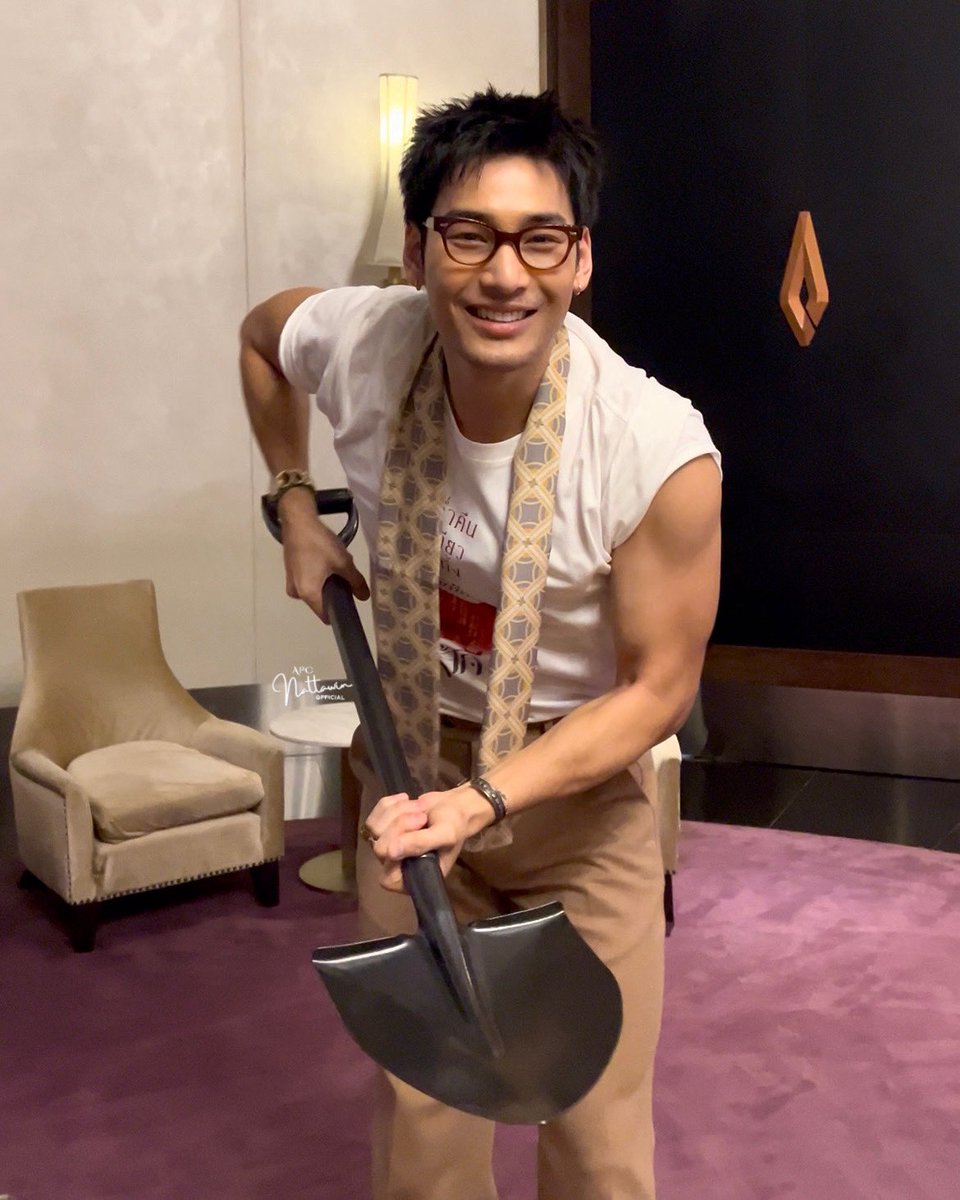 จะงัดใช่ม้ายยย~~ 

ตอนนี้เป็นช่วงของกิจกรรม Say Hi ใครมาถึงแล้วรีบเข้ามา Hiๆ กับน้อนได้เลยนร้าาา คุณพี่ปราณรอต้อนรับตั้งแต่ทางเข้าเลย 🫣

APO THE STAIN FAN EXCLUSIVE

#ราคีFanScreeningAPO #ApoNattawin 
<a href="/Nnattawin1/">Nnattawin</a>