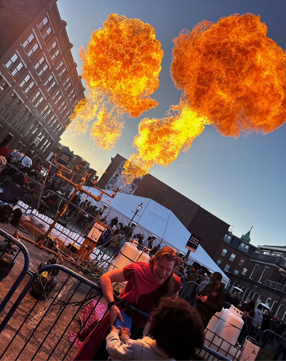 aselahcurtis's tweet image. Here are a few images from WinterFest. Huge crowds. Lots of fire and ice to play with. #lowell