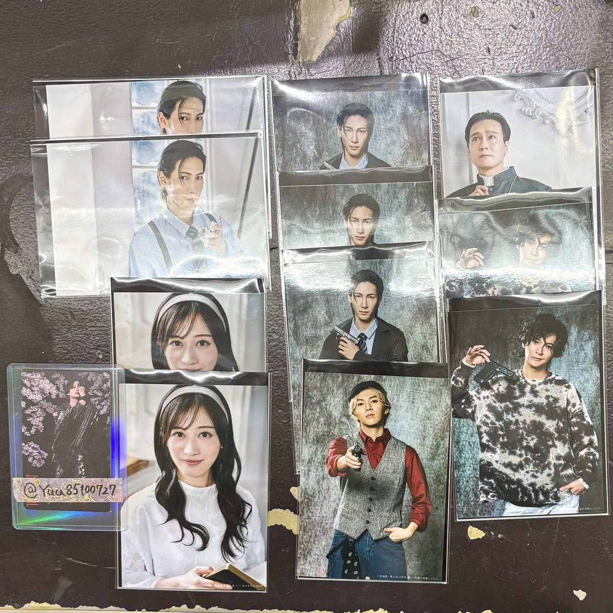 Yuu85100727's tweet photo. 【交換/譲渡】
舞台　私立探偵　濱マイク　濱ステ アクスタ ランブロ

譲/画像参照

求/濱マイク(佐藤流司さん)
→アクスタ 
黒ジャケ立ちor座り＞花柄座り＞定価(¥900)
→ランブロ 何でもOK＞定価(¥300)

交換優先
ソワレ後現地手渡しのみ

お気軽にお声掛けください。 https://t.co/UFcODtVqbM