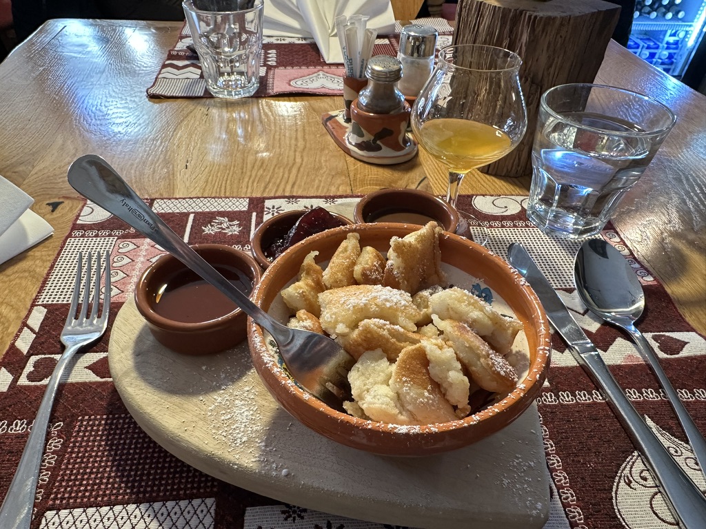 636f6c646464's tweet photo. i ate Ε‘morn with medica in radovljica #myimage https://t.co/6yxTYAWO0c