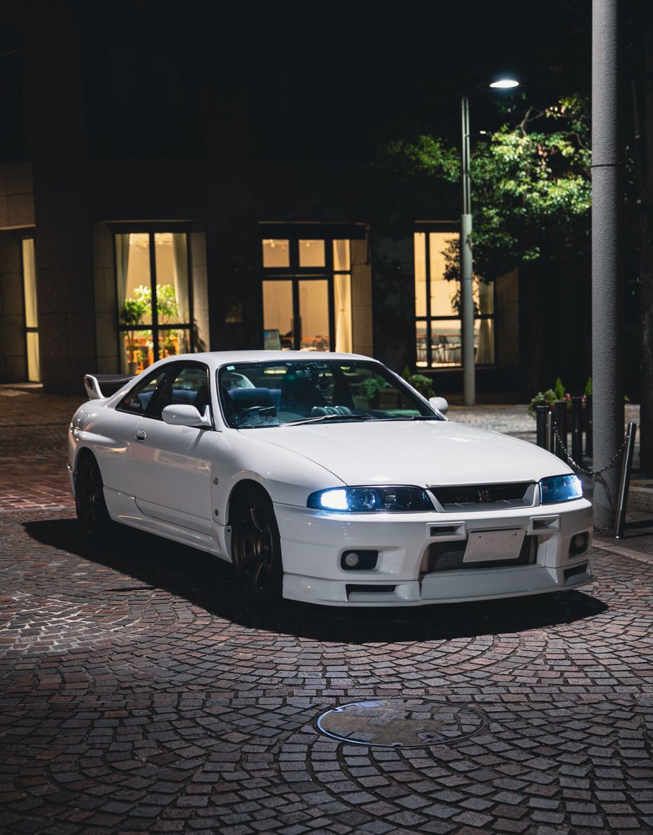 湾岸ミッドナイトの黒木隆之が 「33Rを何もわかっちゃ居ないくせに」て