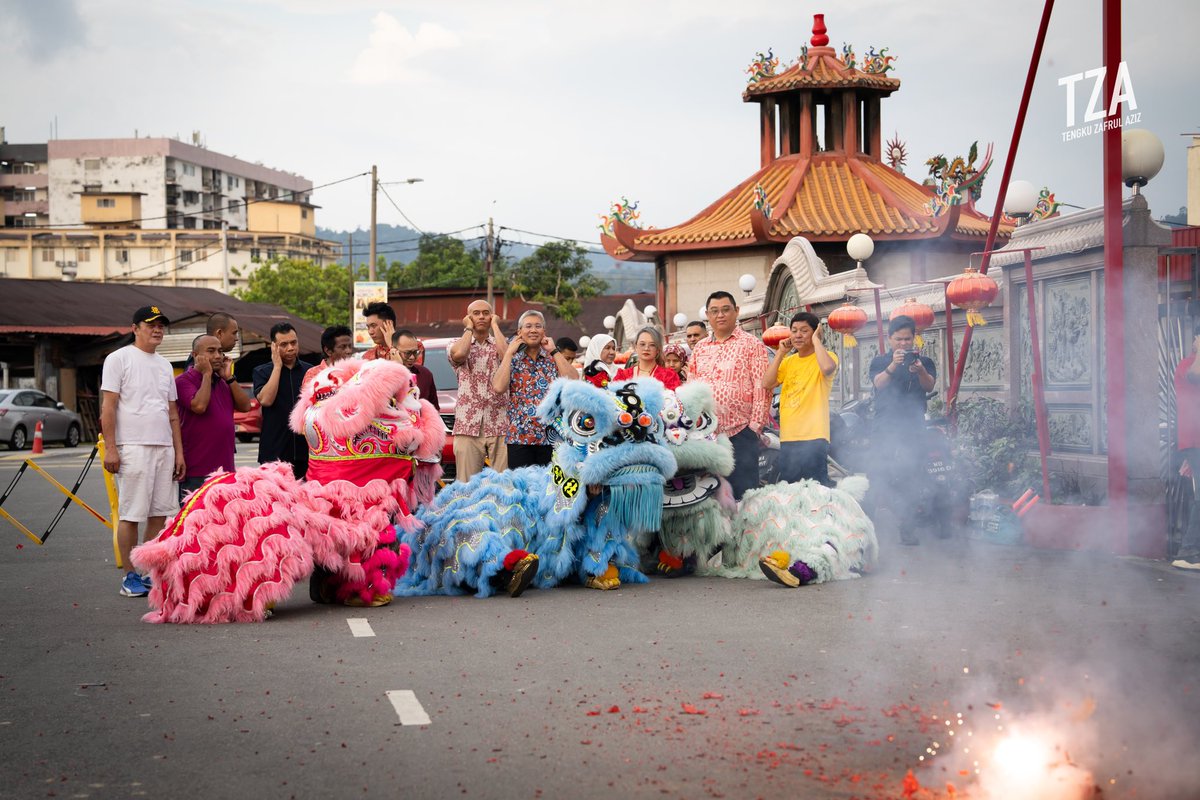 tzafrul_aziz's tweet image. Buka puasa kali ni… bukan biasa-biasa. Siap ada “yee sang” sekali 😄🥢✨

Alhamdulillah dapat bersama komuniti di Majlis CNY Perpaduan Ampang.

Turut hadir YB Yew Jia Haur dan YB Altimet.

Perpaduan hidup dalam komuniti.

#TZA #Perpaduan #CNY #Ramadan2026