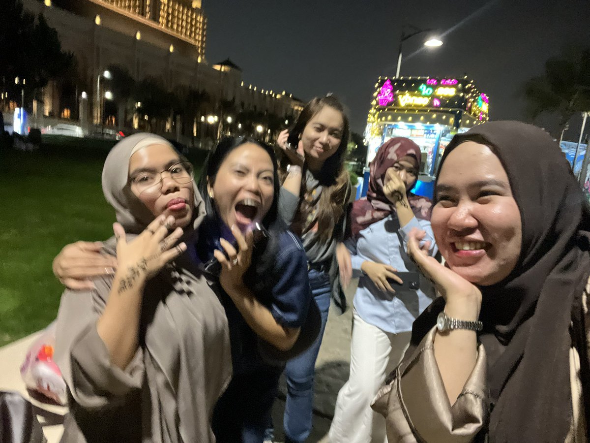 mhaigusssh's tweet photo. More laughter and noisy moments gurls. 😩🤣 https://t.co/mpyTZaGRvu