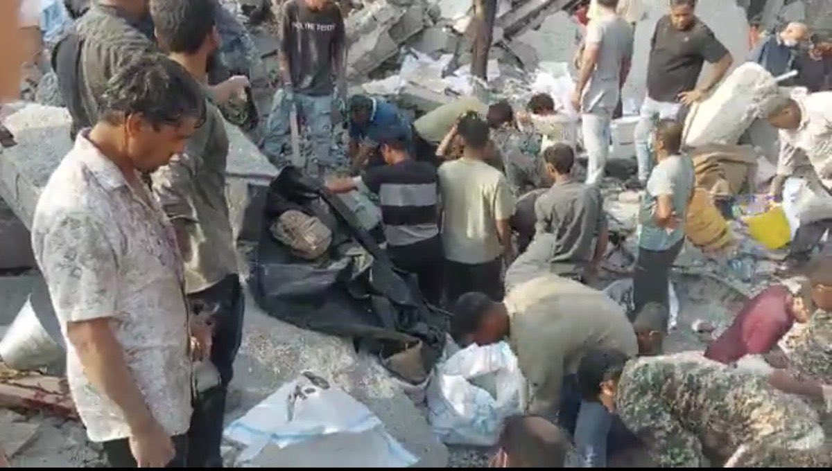 ‼️ Tragiczny bilans, ponad 100 osób zginęło pod gruzami żeńskiej szkoły w Minab. Wśród ofiar wiele uczennic. Iran oskarża Izrael i USA o trafienie budynku w trakcie ostrzału.