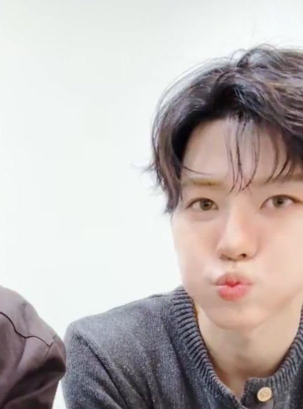 ddoiddo2's tweet photo. 어어어우우ㅜㅜㅜㅜ볼빵빵뭔데!!!!!!!!!! https://t.co/FmUfErjsLA
