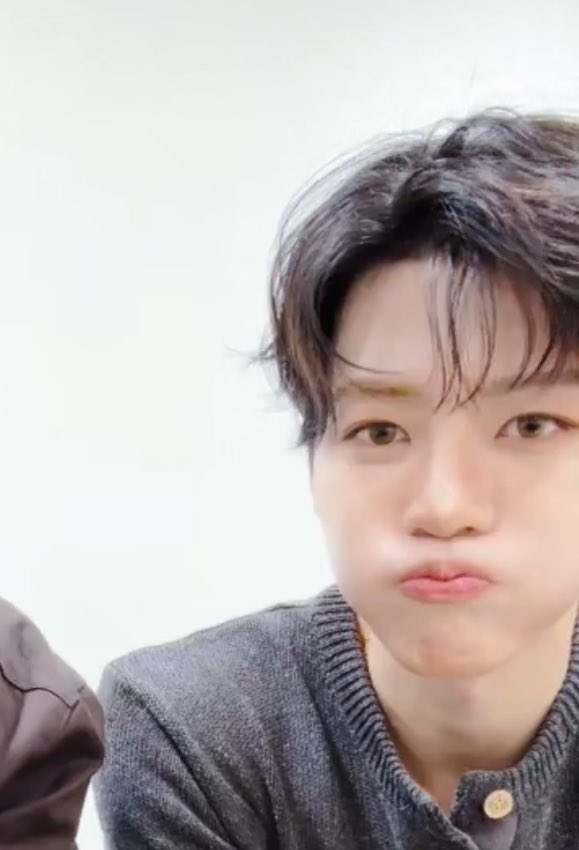 ddoiddo2's tweet photo. 어어어우우ㅜㅜㅜㅜ볼빵빵뭔데!!!!!!!!!! https://t.co/FmUfErjsLA