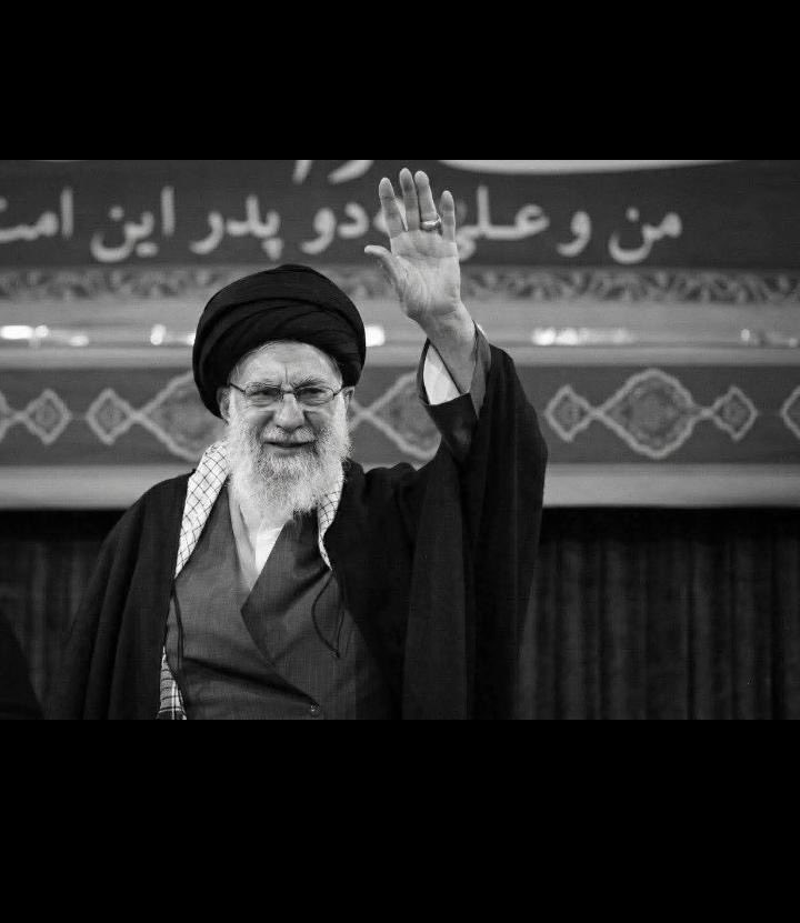 MusfraTalpur's tweet photo. إِنَّا لِلّهِ وَإِنَّـا إِلَيْهِ رَاجِعونَ  💔😭
#Khamenei #Iran # https://t.co/uJ42pqyvyo