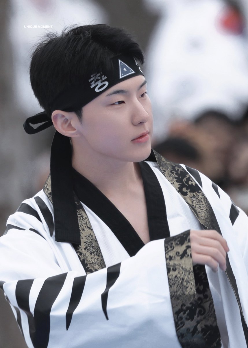 UNIQUE EVERY MOMENT tweet media